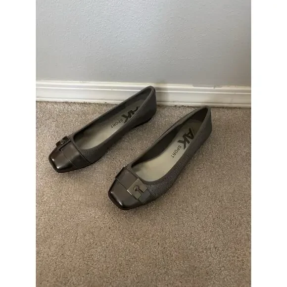 Anne Klein AK Sport Women’s Ballet Flats Slip On Shoes Sz 7.5 Metallic Pewter - Picture 6 of 7